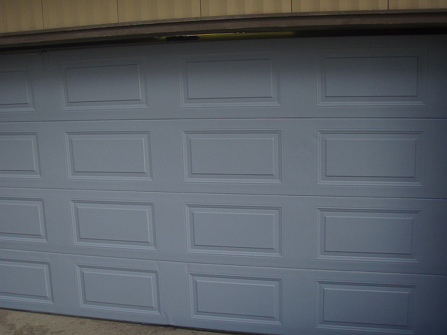 How to seal your garage door